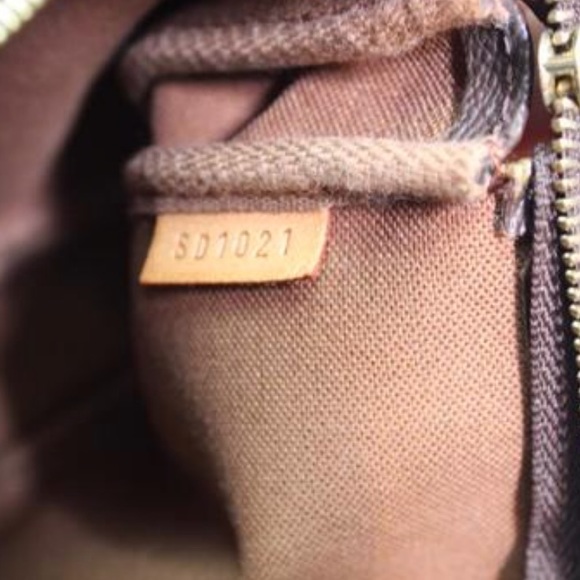 ✨SOLD✨LV pochette - Picture 2 of 3